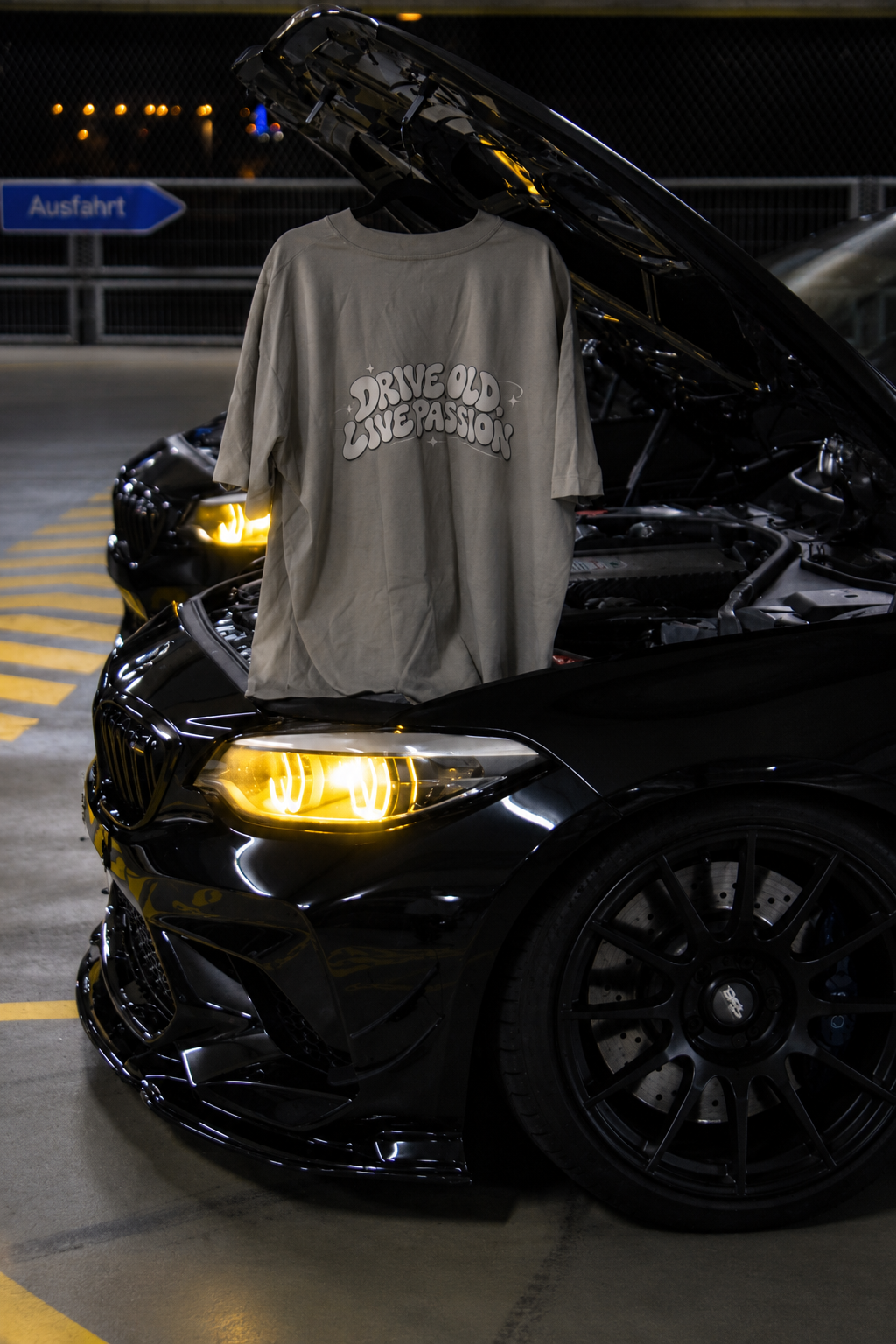 Oversized T-Shirt „Drive Old, Live Passion“