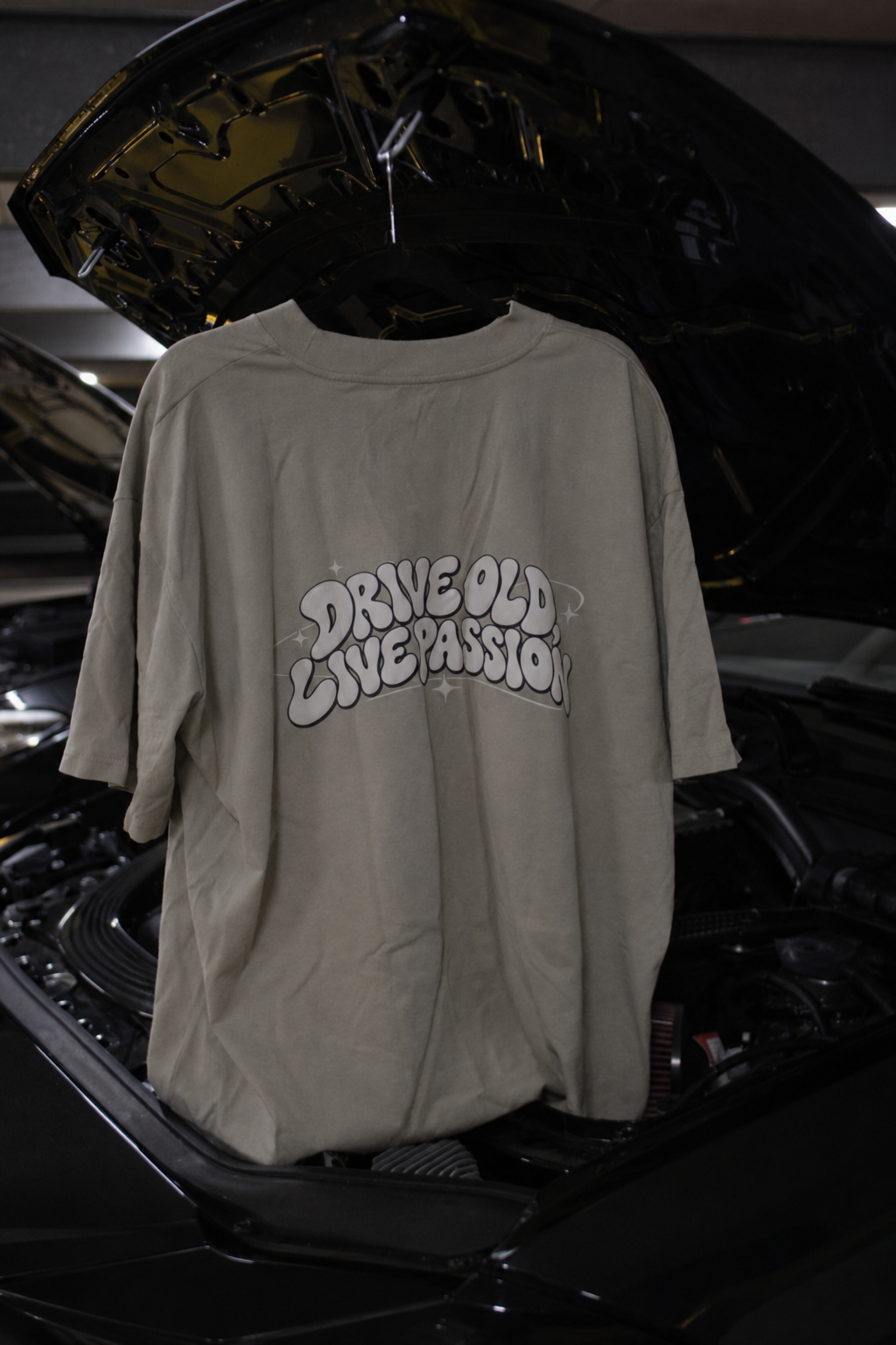Oversized T-Shirt „Drive Old, Live Passion“
